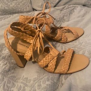 ANTONIO MELANI 9.5 HEELS